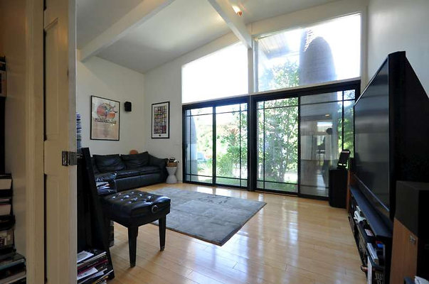 8905 den 4 8905 den 4