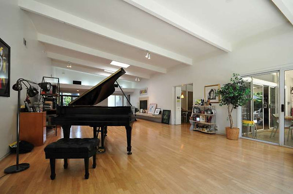 8905 living 8 8905 living 8