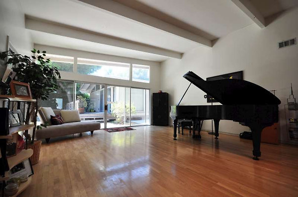 8905 living 4 8905 living 4