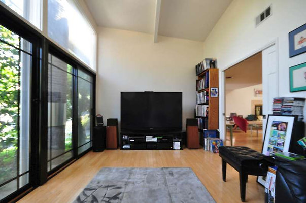 8905 den 1 8905 den 1