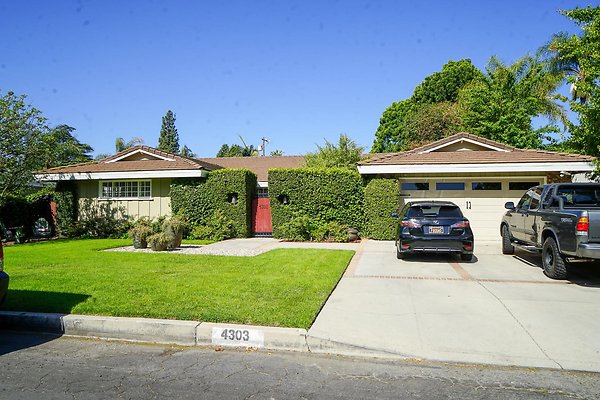 Sandy&apos;s House - 4303 Lemp Ave - Studio City - Carmens