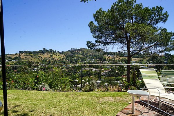 77E3C52B-6C8E-488C-B972-41F758D0F5BD