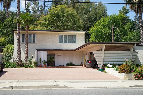 Sylvia&apos;s - 3515 Laurel Cnyn Blvd - Studio City