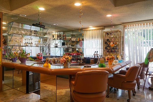 McLean House - 18116 Chardon Circle - Encino