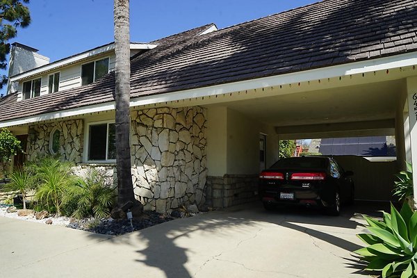 Jerry&apos;s House- Carmen&apos;s- Long Beach